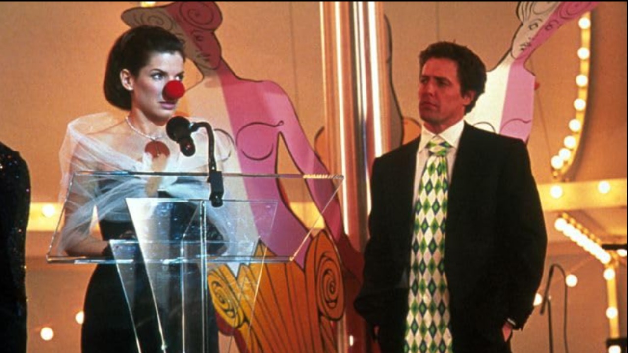 Елка из бревен? Необычное дерево построили в Карелии