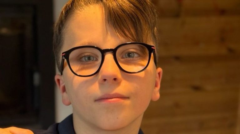 «Зеленая лампа»: у 10-летнего Кристофера - очень редкое генетическое заболевание. Нужна помощь!