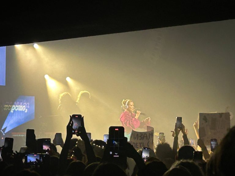 Монеточка была госпитализирована во время рижского концерта из-за отёка Квинке