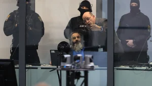 Прокуратура Франции просит досрочно освободить Саркози