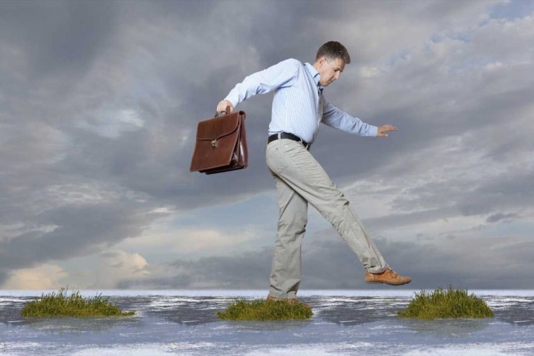 От здоровья до зарплаты: что станет ключевыми вызовами для Латвии в 2026 году