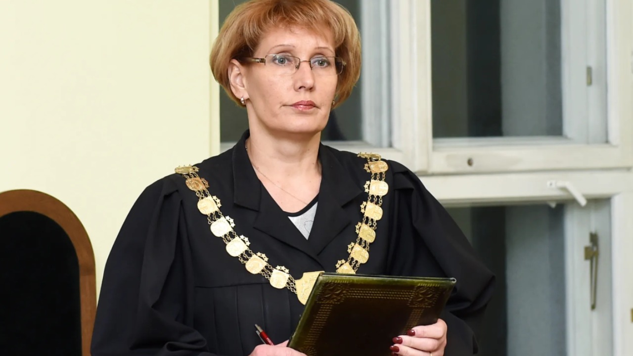 Судья пойдёт под суд: начато уголовное дело против главы Рижского районного суда