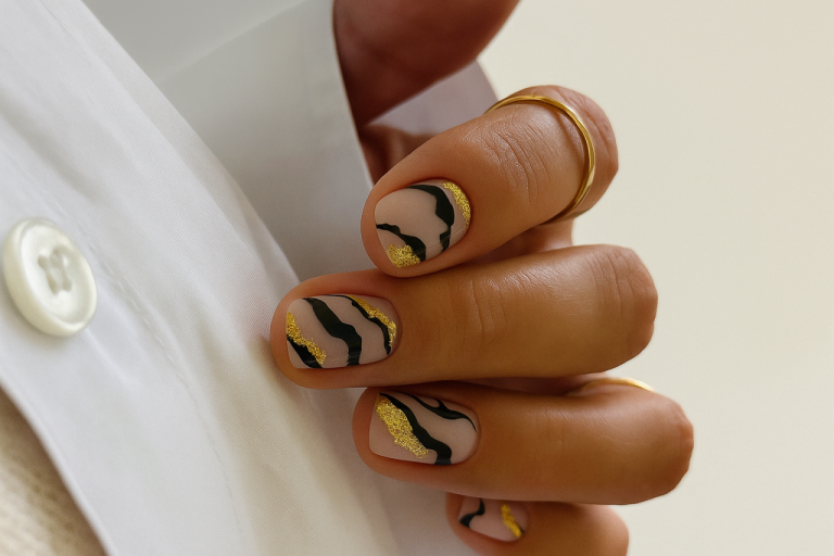 💅 Элегантный зимний маникюр 40+: 17 идей, которые украсят ваши руки