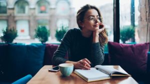 💅 Элегантный зимний маникюр 40+: 17 идей, которые украсят ваши руки