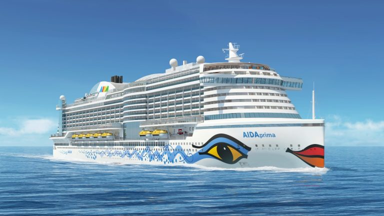 На праздники в Ригу впервые зайдёт гигантский лайнер AIDAprima. Капитан получит красно-бело-красный торт
