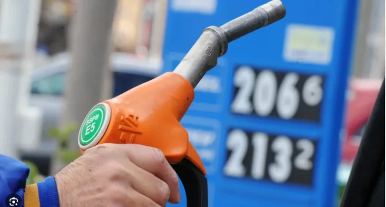 Перед длинными выходными заправки Латвии начали ценовую гонку за клиента