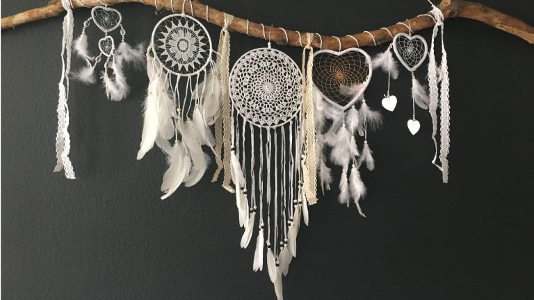 Пять вещей, которые мешают вам выспаться - срочно уберите их из спальни