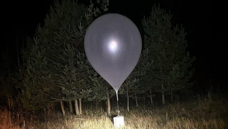 В Литве задержали еще троих подозреваемых в контрабанде с помощью метеошаров