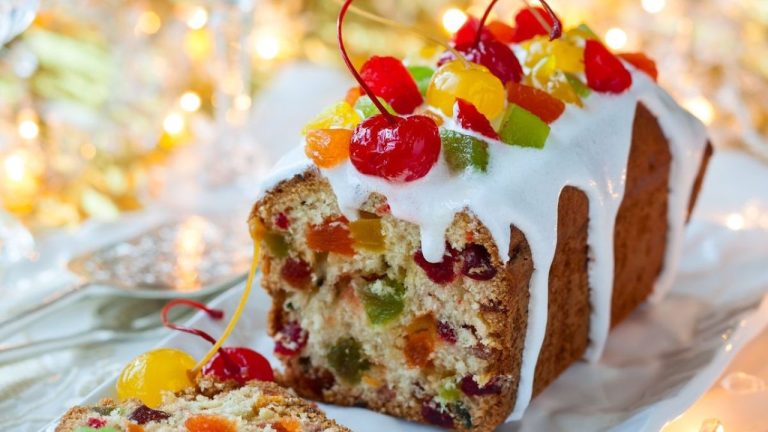 Праздничный кекс с сухофруктами и зимними специями