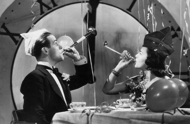 Телец, Козерог и Скорпион найдут богатство под ёлочкой. Финансовый гороскоп на декабрь