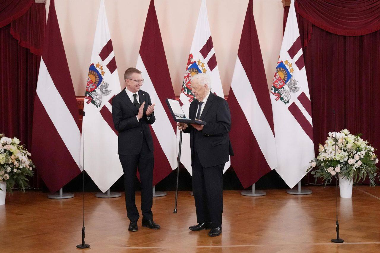 Маэстро Паулс стал командором Большого креста ордена Трёх Звёзд: Латвия наградила 33 выдающихся граждан