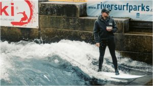 «Окровавленная Жаклин Кеннеди»: Джулия Фокс вызвала бурю возмущения в США своим костюмом на Хэллоуин