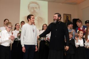 В Лондоне на Лестер-Сквер установили статую Бриджит Джонс