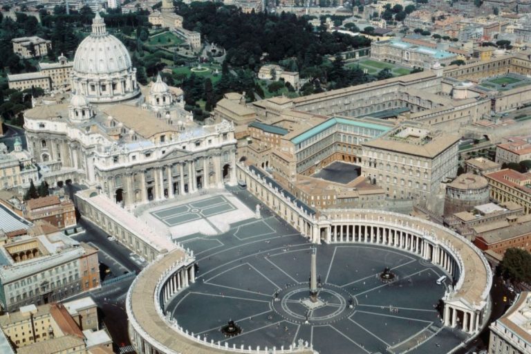 Эвика Силиня едет в Ватикан на встречу с Папой Римским Львом XIV