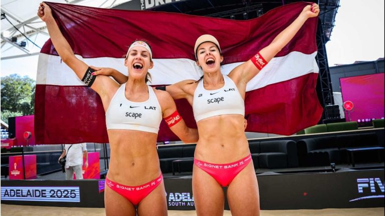 Латвийский дуэт Граудиня/Самойлова впервые вышел в финал чемпионата мира по пляжному волейболу
