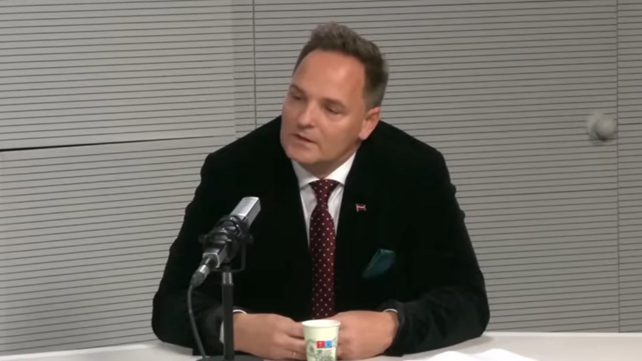 «Это осталось в прошлом»: глава Государственной канцелярии рассказал, как изменилось отношение к алкоголю на работе