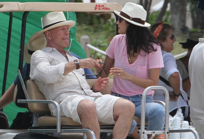 Почему жена Брюса Уиллиса приняла решение о пансионате для актера