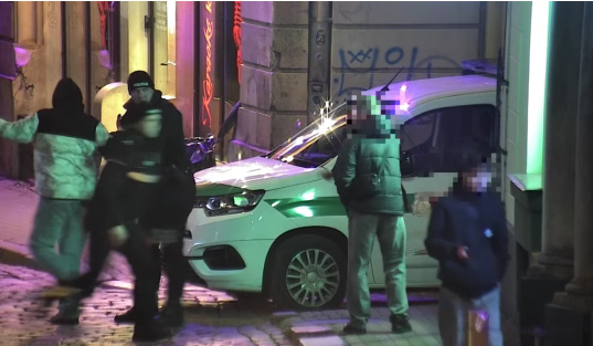 В Риге полицейские задержали молодого человека, выстрелившего в воздух во время спора