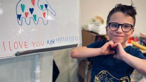 «Зеленая лампа»: у 10-летнего Кристофера - редкое генетическое заболевание. Нужна помощь!