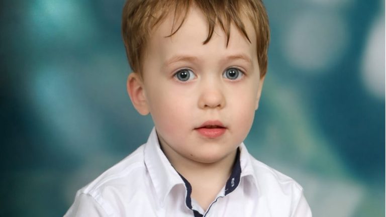 «Зеленая лампа»: на лечение 7-летнего Айгара из Даугавпилса не хватает 1000 евро