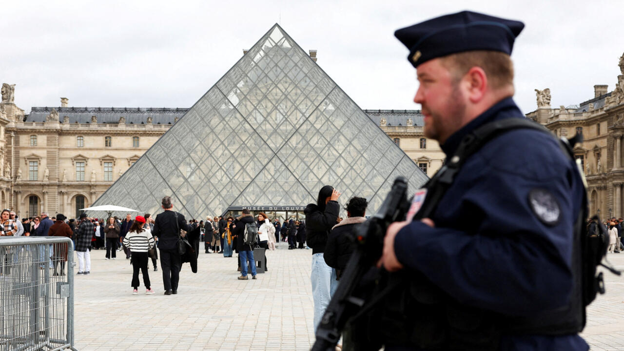 Ограбление Лувра: в деле всплыл «славянский след»