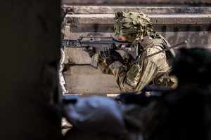 Трамп хочет пересмотреть грин-карты выходцев из 19 стран и поставить миграцию на паузу