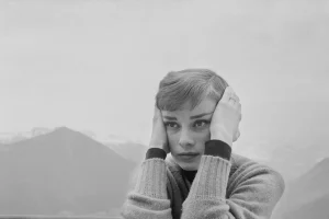 Офисные печеньки важнее зарплаты: горькая правда в мемах