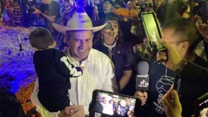 В Нотр-Дам-де-Пари сыграли свадьбу реставратор собора и его невеста