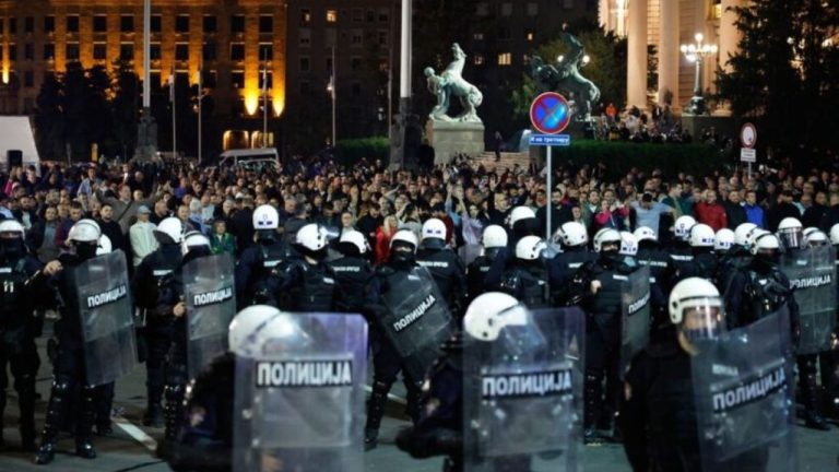 Сербия: годовщина трагедии в Нови-Саде переросла в масштабные протесты