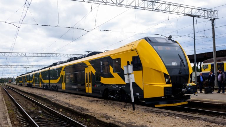 Охранников в поездах больше не будет, а кондукторам выдадут видеокамеры