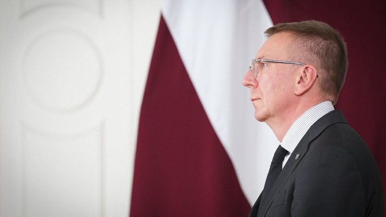 «Не идти на обострение». Почему президент вернул в Сейм закон о выходе из Стамбульской конвенции - аргументы и мнение юриста