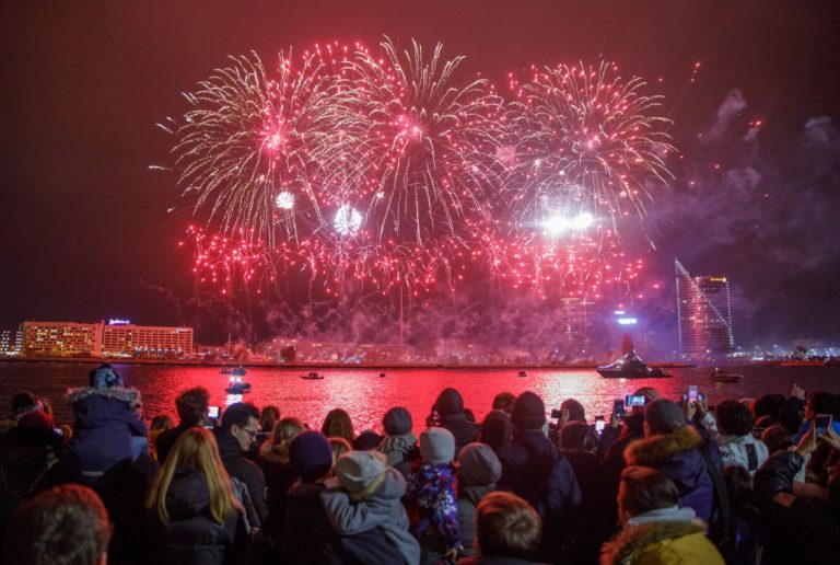 В Риге планируют запретить фейерверки по ночам