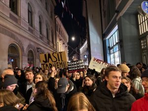 Госполиция Латвии вводит цифровые коды вместо фамилий на форме