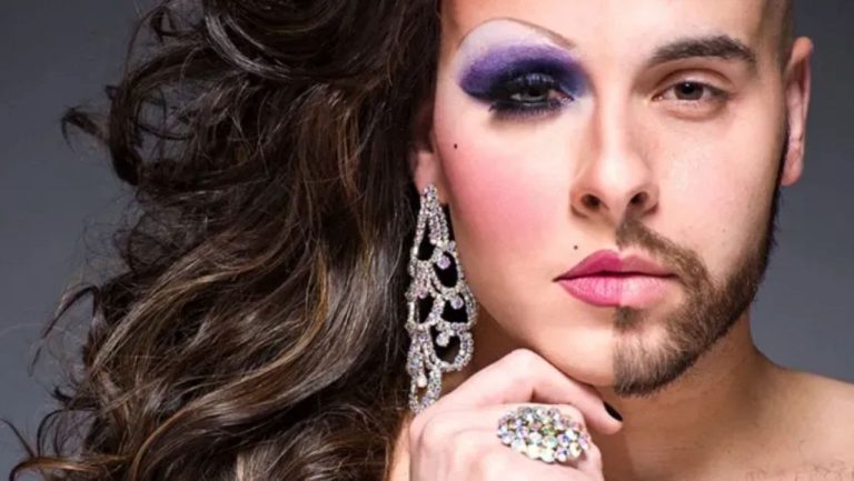 Трансгендерам в США запретили менять пол в паспорте - решение Верховного суда