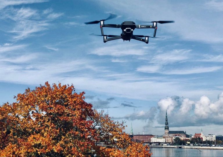 В Риге открылся крупнейший в странах Балтии центр обучения пилотированию дронов