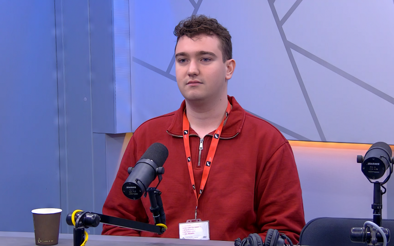 Молодой учитель из Риги доказал, что в школе можно хорошо зарабатывать