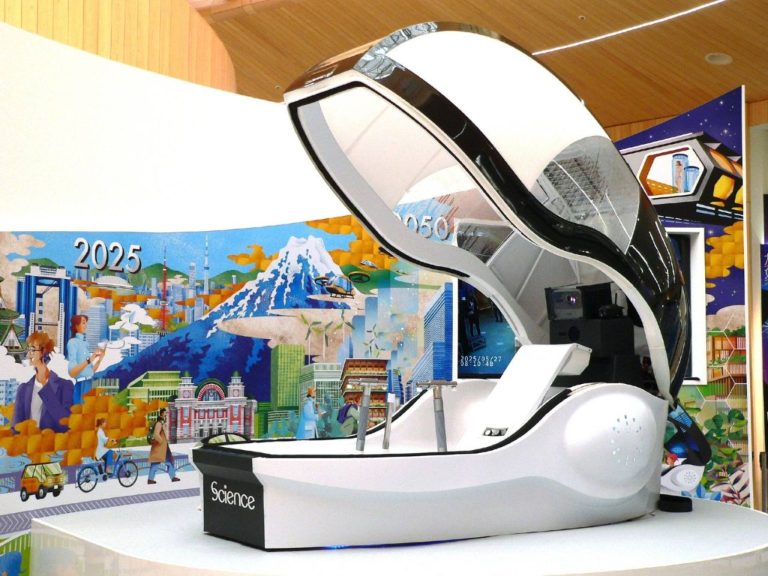 На Expo 2025 представили «стиральную машину для людей»: процесс мытья и сушки занимает 15 минут