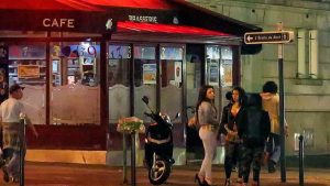 Страна с многолетним запретом на спиртное допустила состоятельных иностранцев к покупке алкоголя