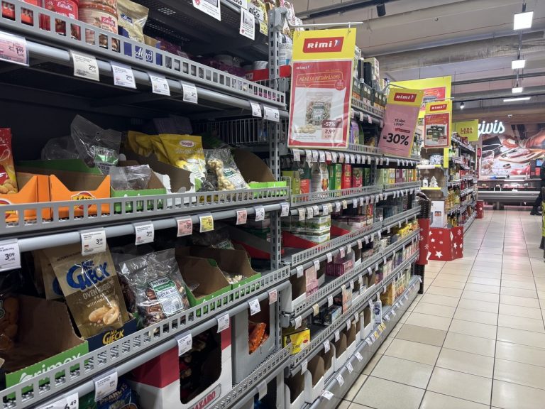 Как эмигрантка неожиданно увидела латвийскую привычку экономить чужие деньги (+опрос)