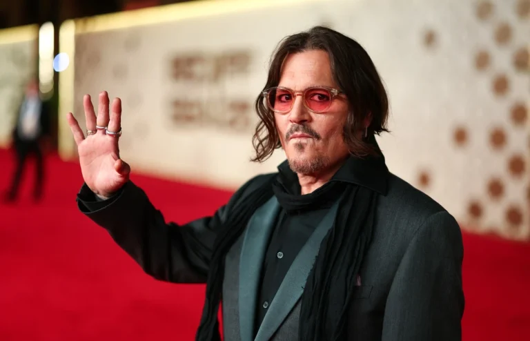 Голливудская сенсация: Джонни Депп бросает вызов шедевру Булгакова