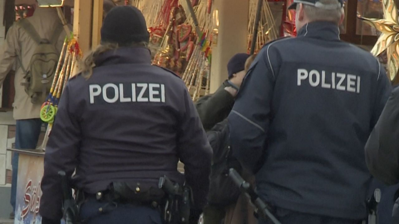 В Германии задержали пять человек, готовивших нападение на рождественскую ярмарку