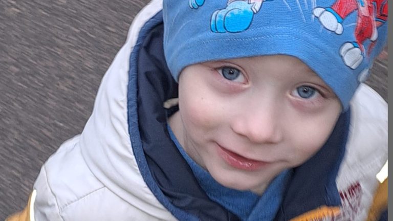 Многодетной семье из Даугавпилса нужна помощь на лечение 5-летнего сына