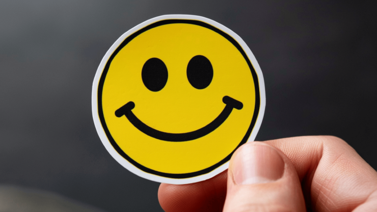 Опрос: большинство жителей Латвии своей жизнью довольны - Eurobarometer