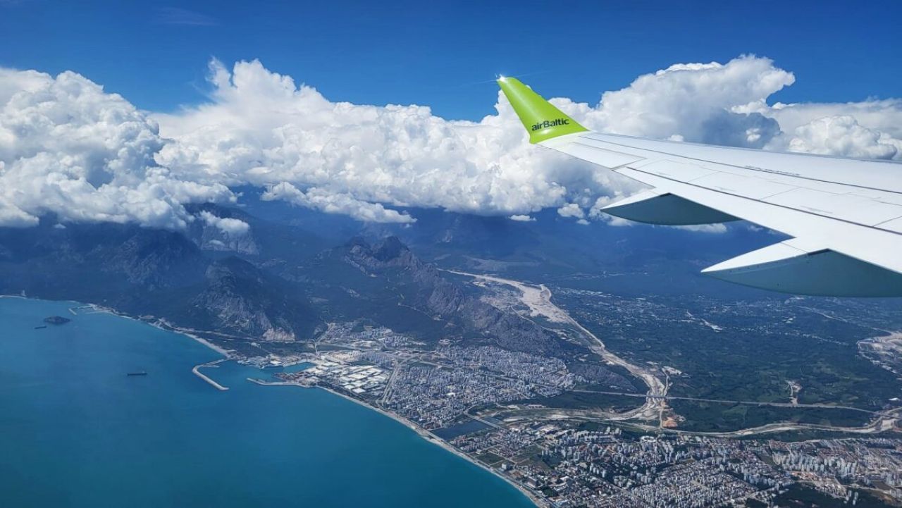 airBaltic увеличит частоту рейсов летом 2026 года: список направлений