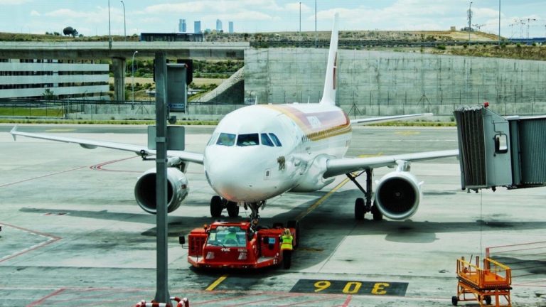 В Индии нашли самолет, пропавший 13 лет назад: он все время стоял на аэродроме