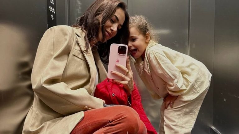 Психологи назвали 11 скрытых неуверенностей родителей, которые хвастаются своими детьми в соцсетях