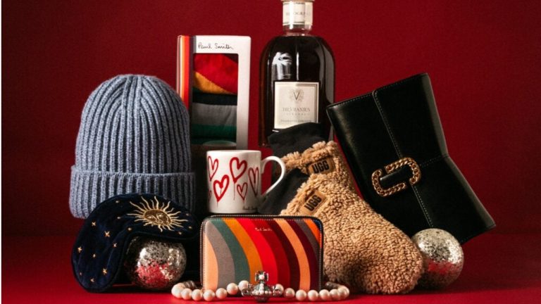 Названа страна, которая тратит рекордые суммы на рождественские подарки