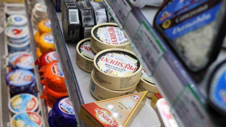 Китай вводит пошлины до 42,7% на молочную продукцию из ЕС
