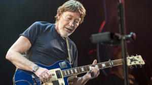 Бесплатные парковки и новый график транспорта: как Рига будет жить в рождественские праздники