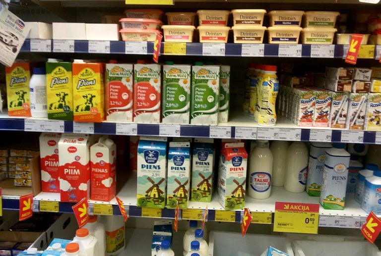 Торговая война Китая и ЕС докатилась до Балтии: что означают новые молочные пошлины для экспортеров Латвии